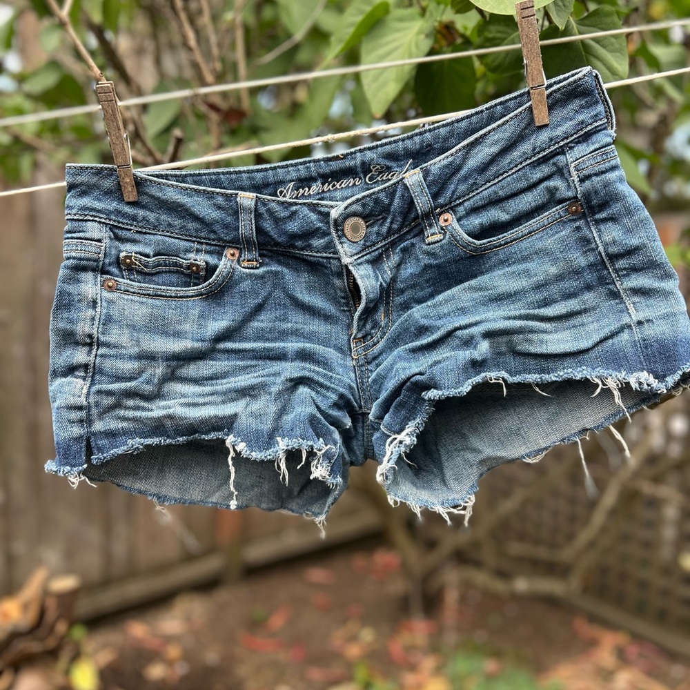 American Eagle Outfitters Blue Jean Shorts Distressed Style
